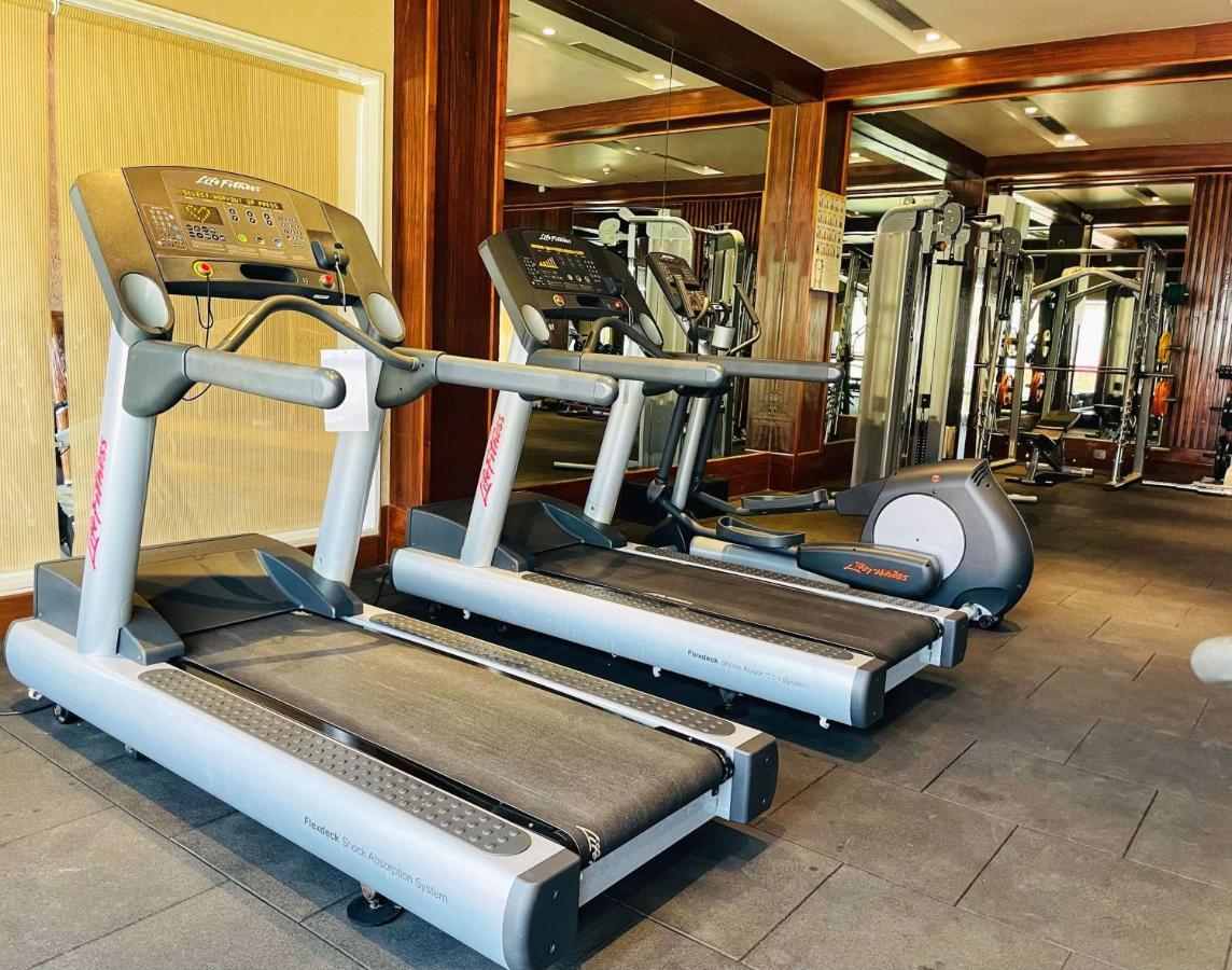 卡尔贾丽笙水疗及度假酒店 卡尔贾特 外观 照片 Treadmills at a gym