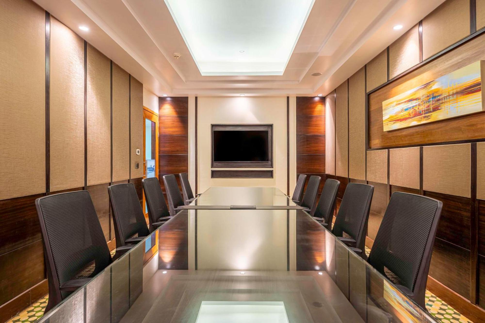 卡尔贾丽笙水疗及度假酒店 卡尔贾特 外观 照片 A boardroom