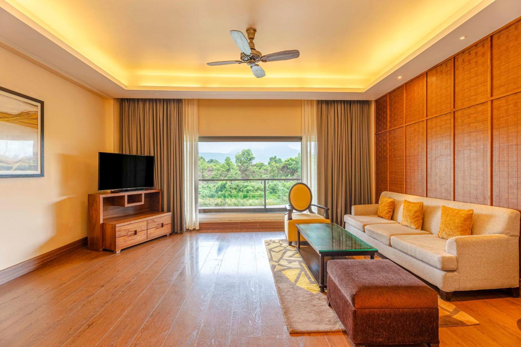 卡尔贾丽笙水疗及度假酒店 卡尔贾特 外观 照片 Living room of a suite